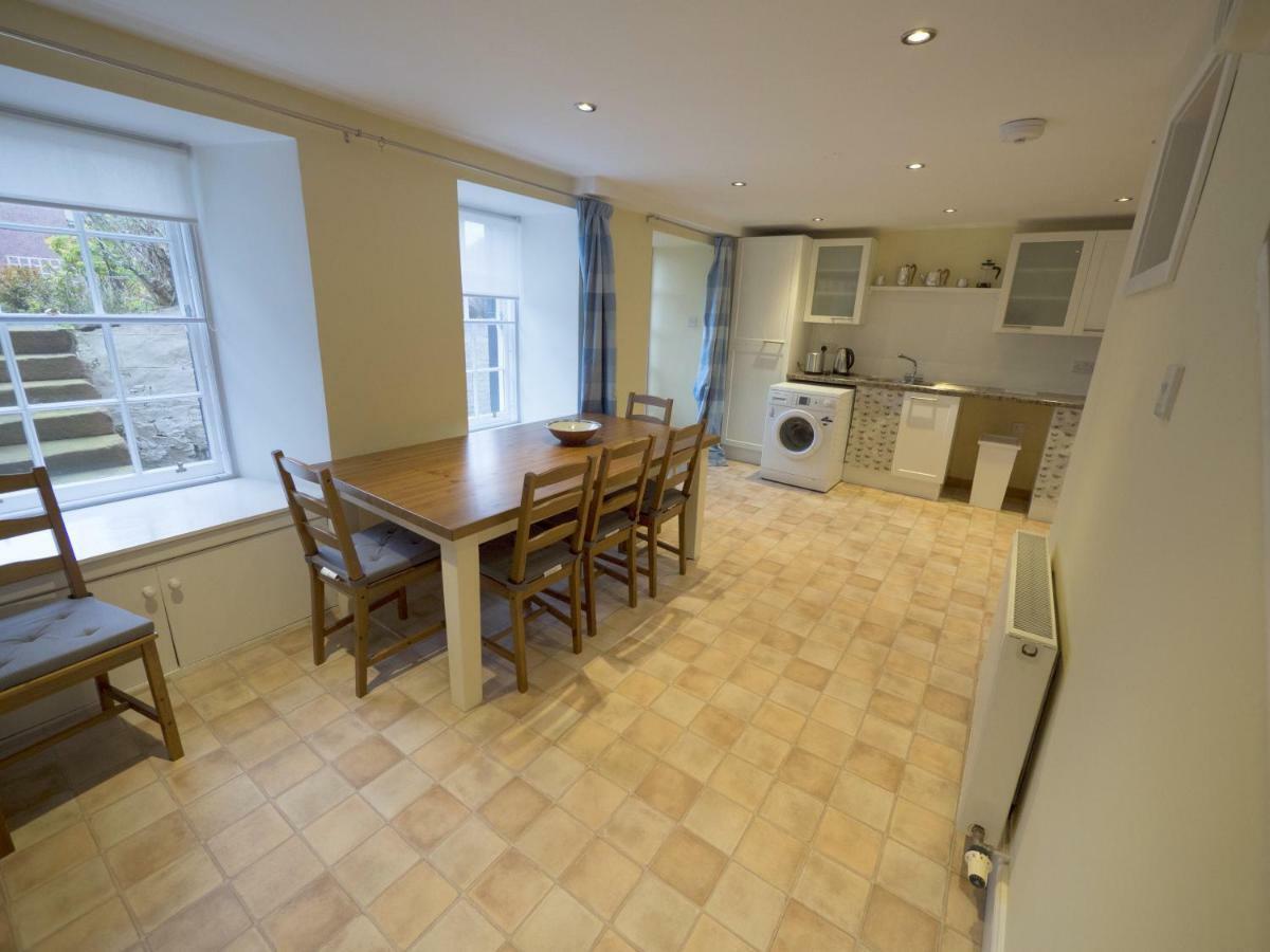The Gallery Flat, 4 Tannage Brae Kirriemuir Exteriör bild